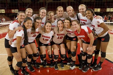 wisconsin volleyball players nude|Nude photo leak of Wisconsin womens volleyball team has police。